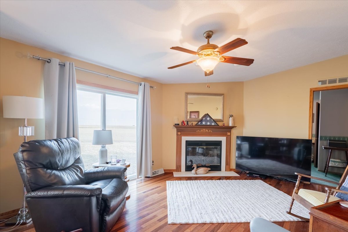 26151 E 2500 North Road, Lexington, IL 61753