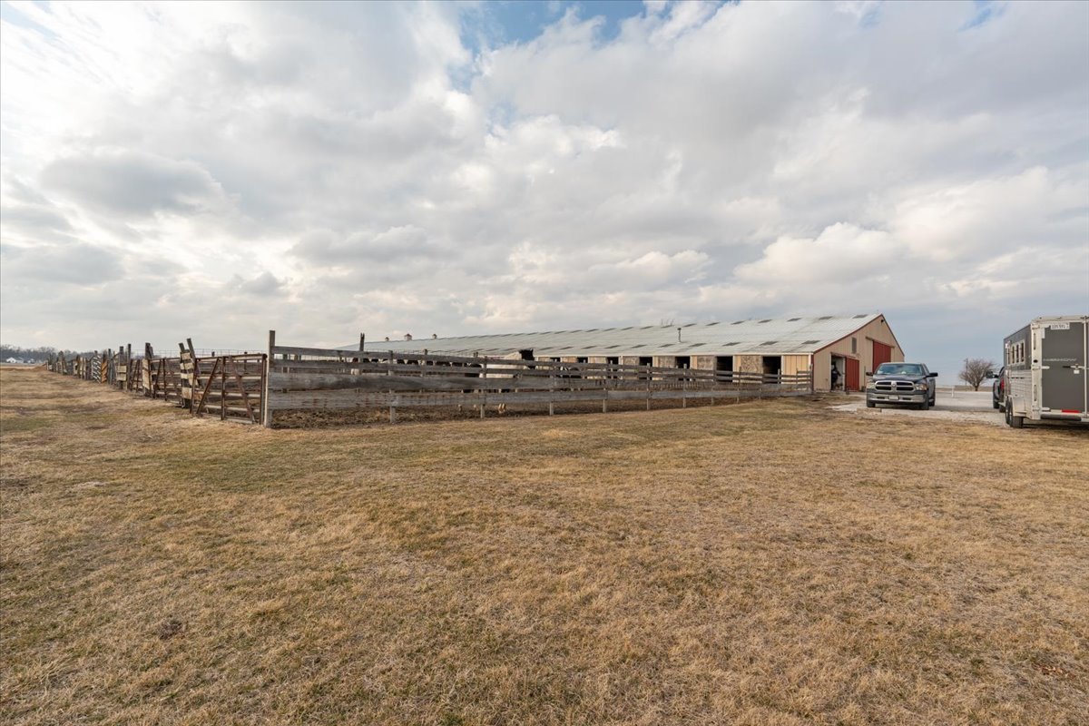 26151 E 2500 North Road, Lexington, IL 61753