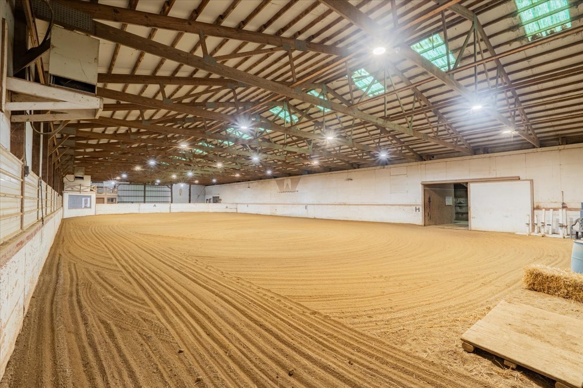 26151 E 2500 North Road, Lexington, IL 61753