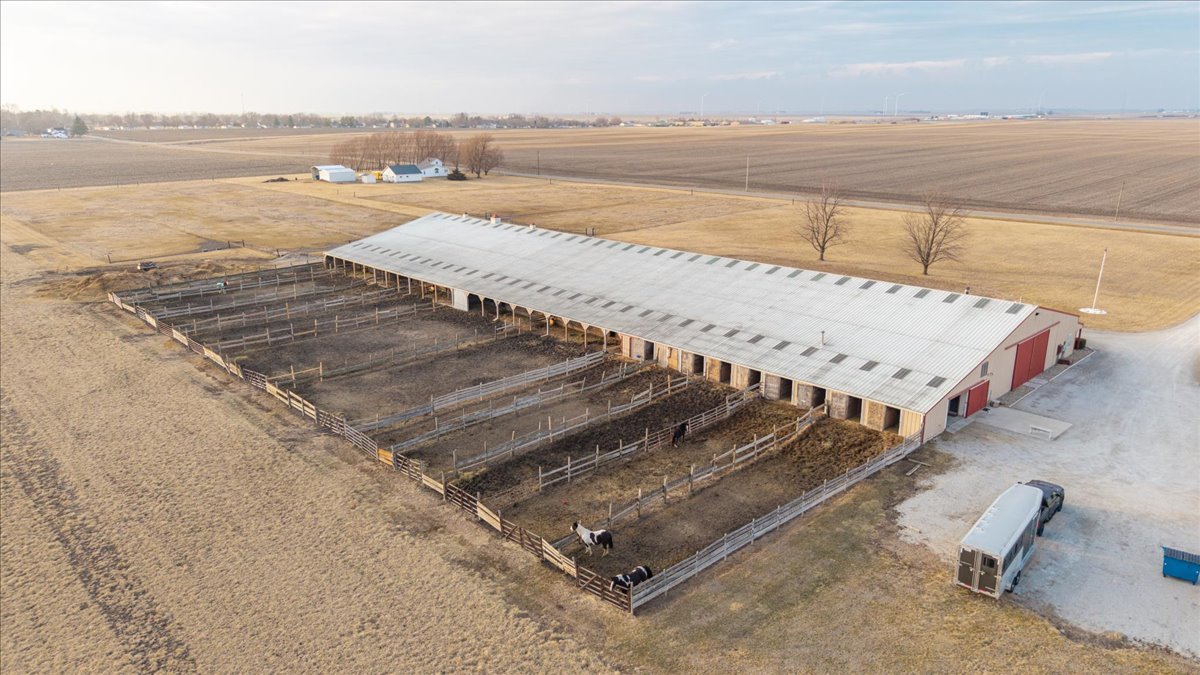 26151 E 2500 North Road, Lexington, IL 61753