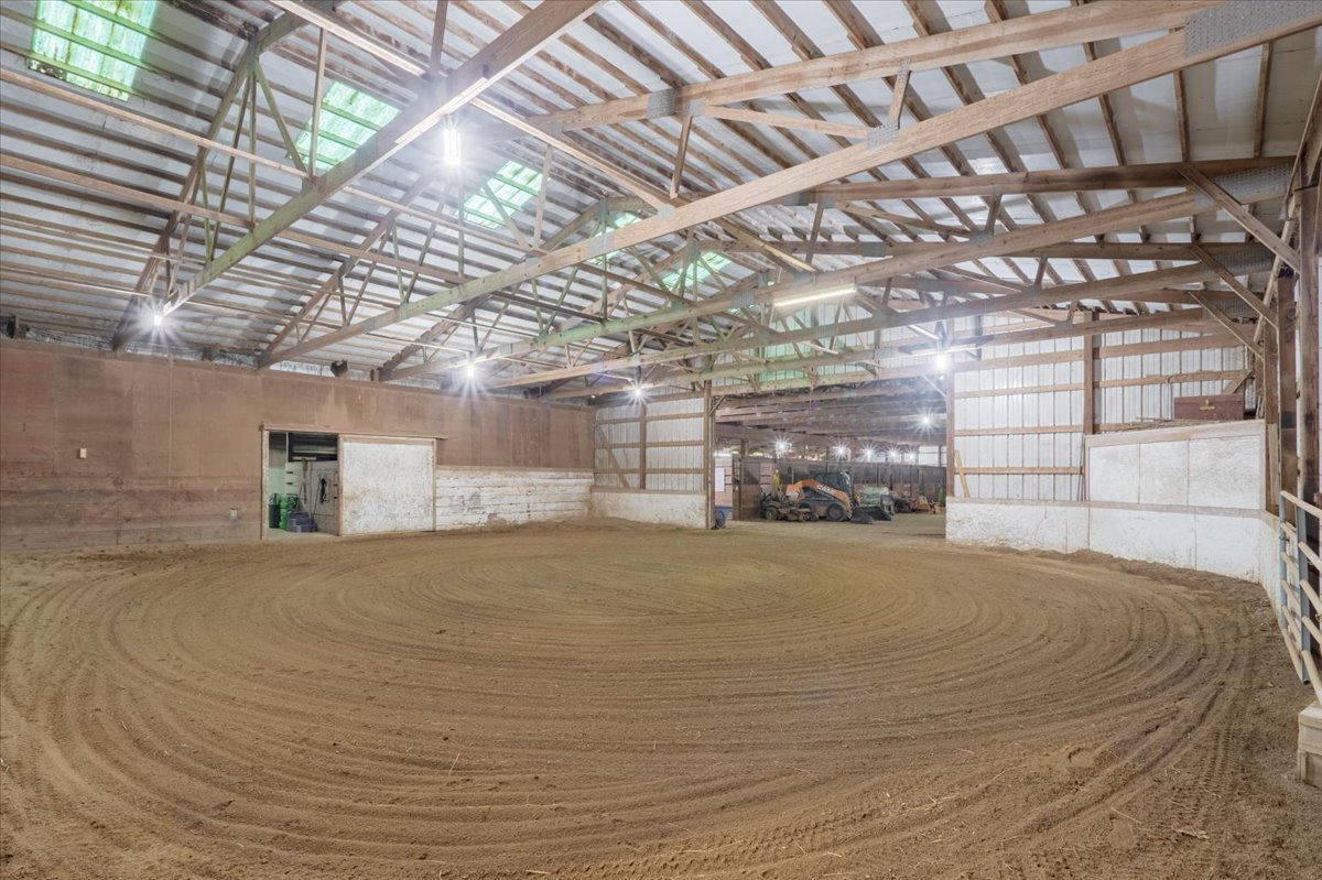 26151 E 2500 North Road, Lexington, IL 61753