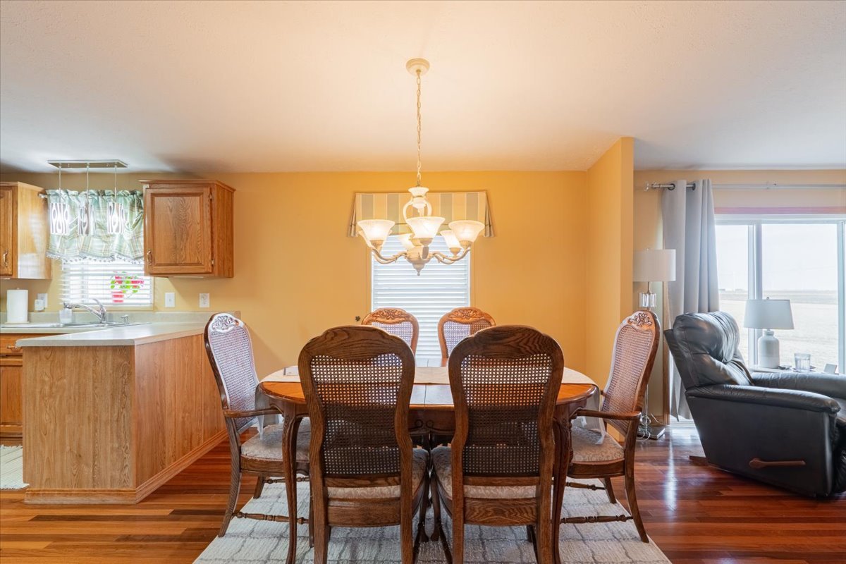 26151 E 2500 North Road, Lexington, IL 61753