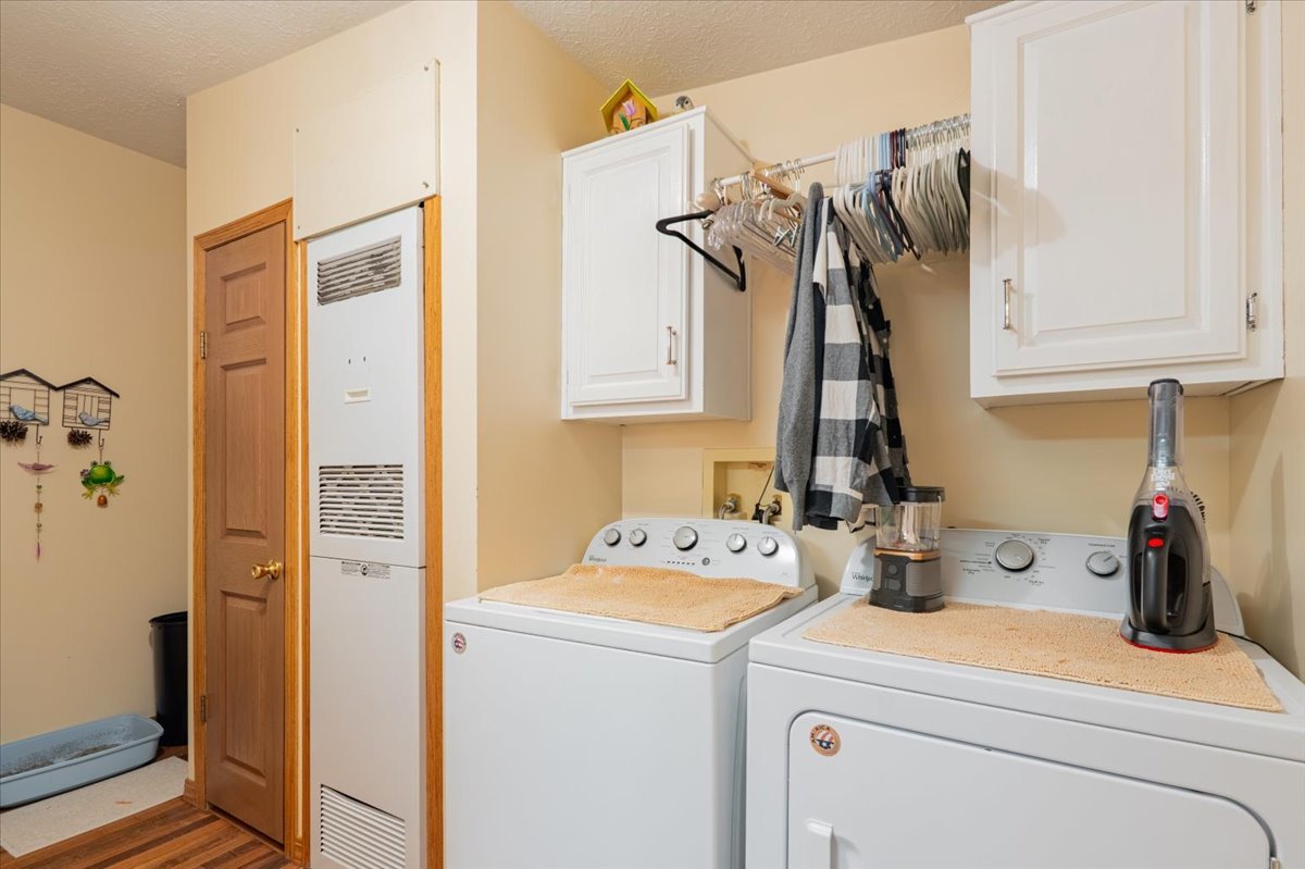 26151 E 2500 North Road, Lexington, IL 61753