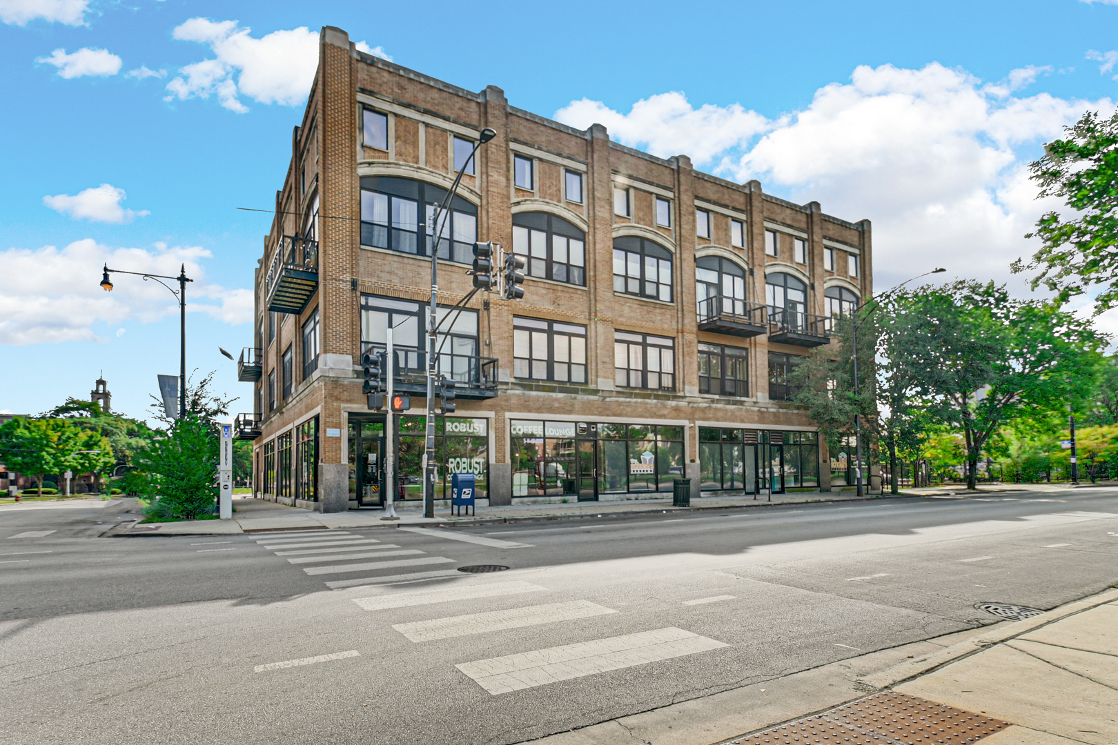 6300 S Woodlawn Street #305, Chicago, IL 60637