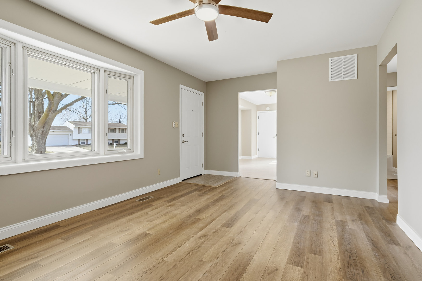 1714 Arrowhead Drive, Bloomington, IL 61704