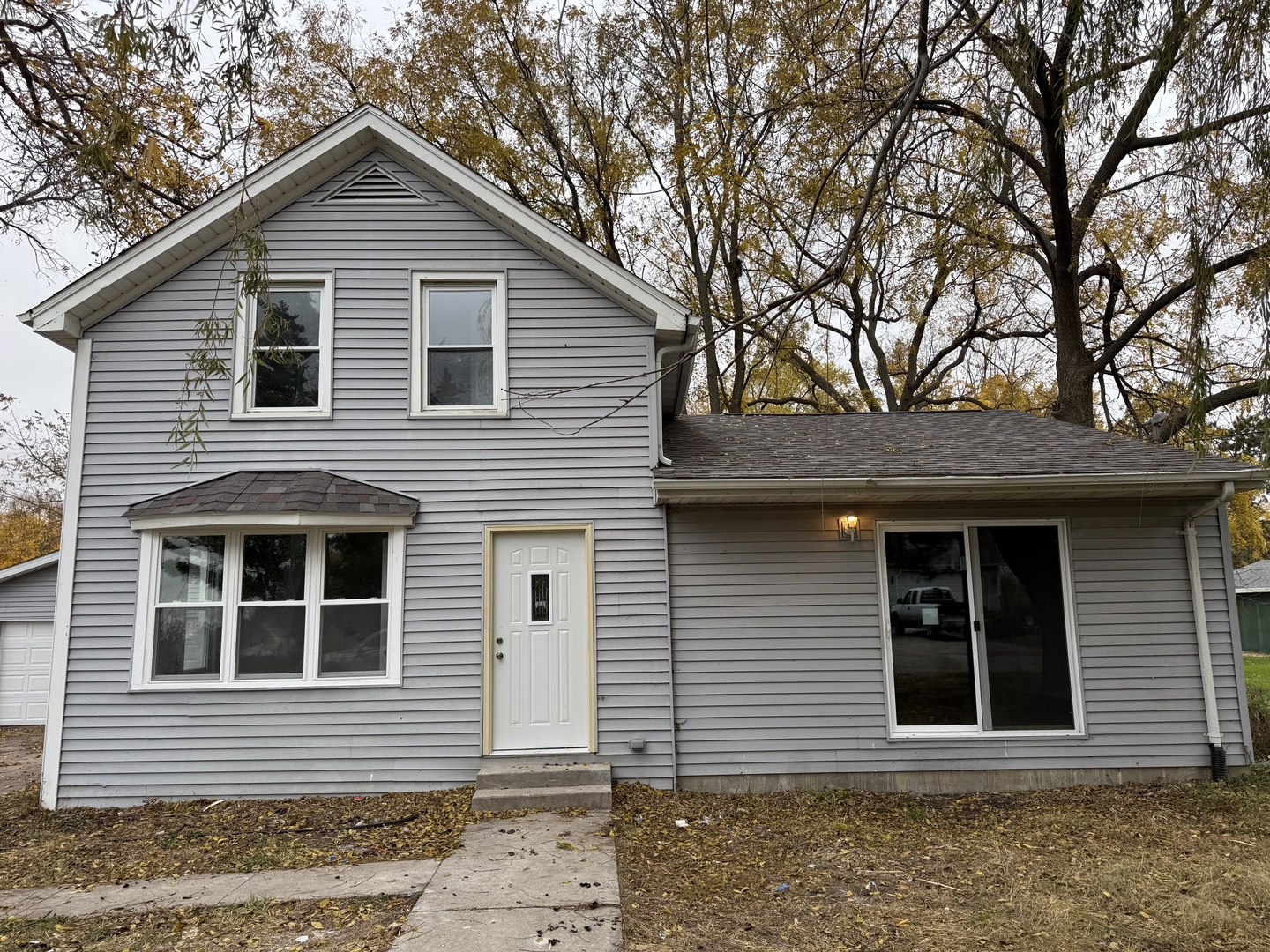 102 8th Avenue, Mendota, IL 61342