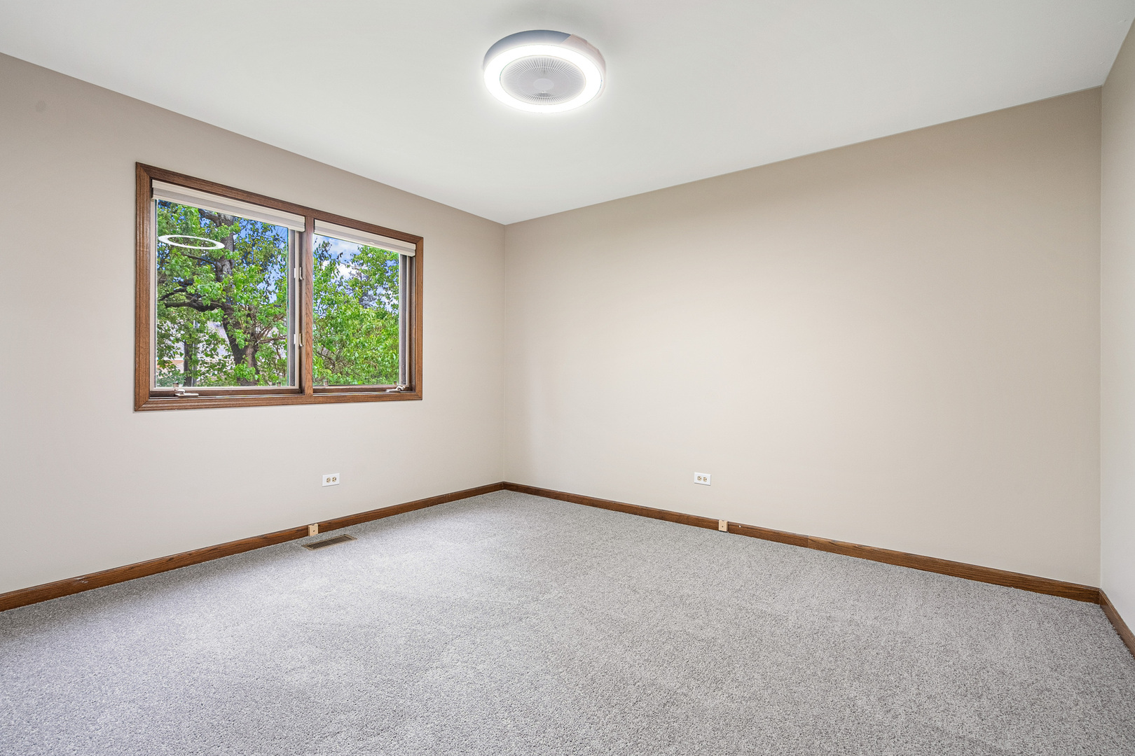 10567 Waterford Drive, Westchester, IL 60154