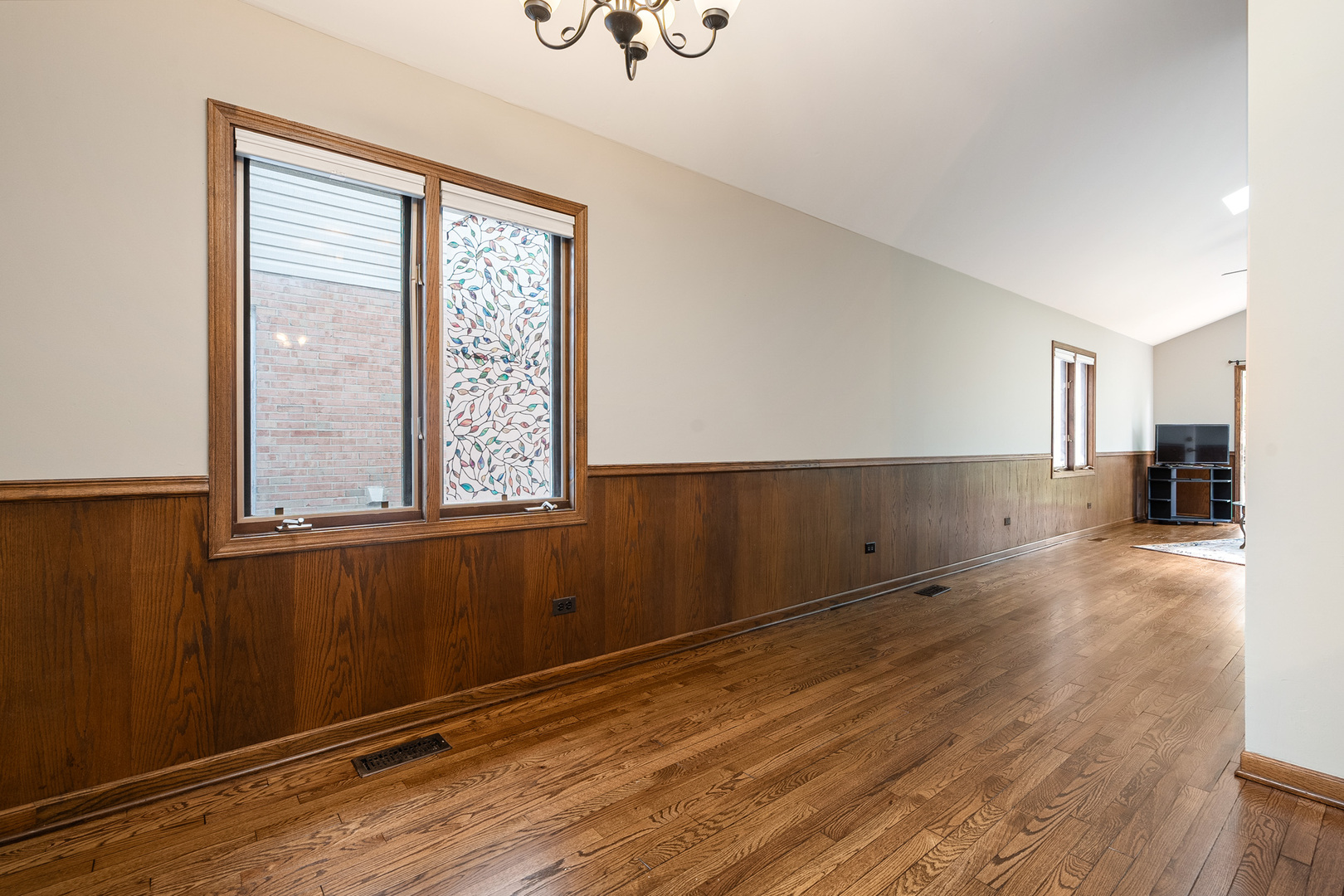 10567 Waterford Drive, Westchester, IL 60154