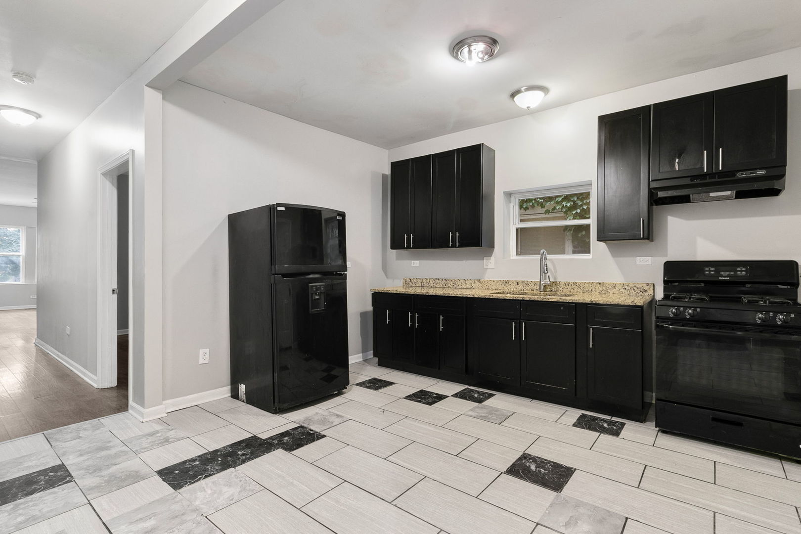 7940 S Evans Avenue, Chicago, IL 60619