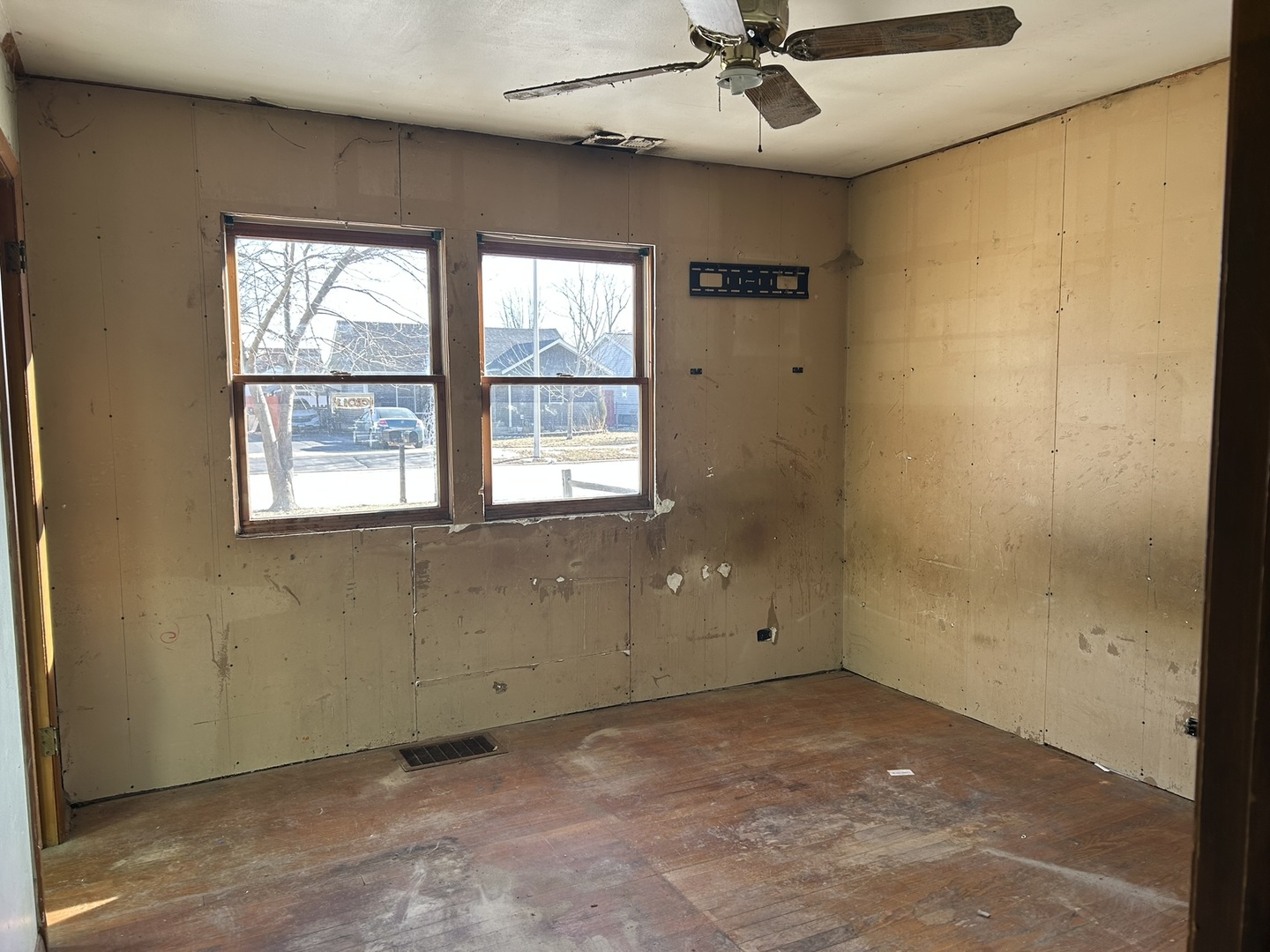 9606 S Natoma Avenue, Oak Lawn, IL 60453