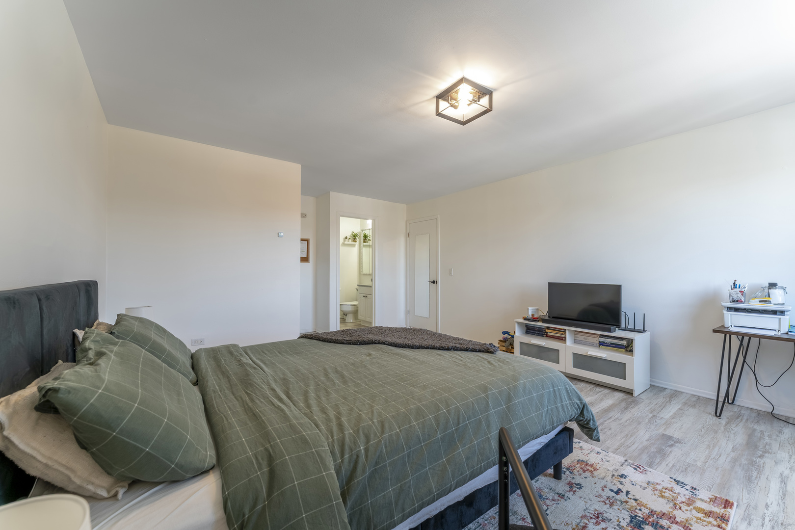 10015 Beverly Drive #404, Skokie, IL 60076