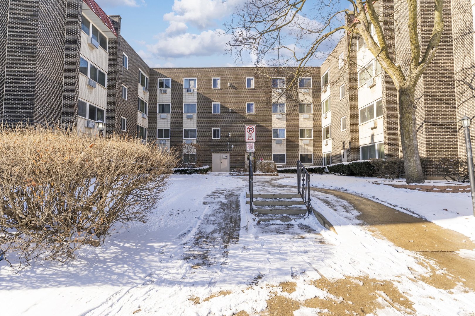 10015 Beverly Drive #404, Skokie, IL 60076