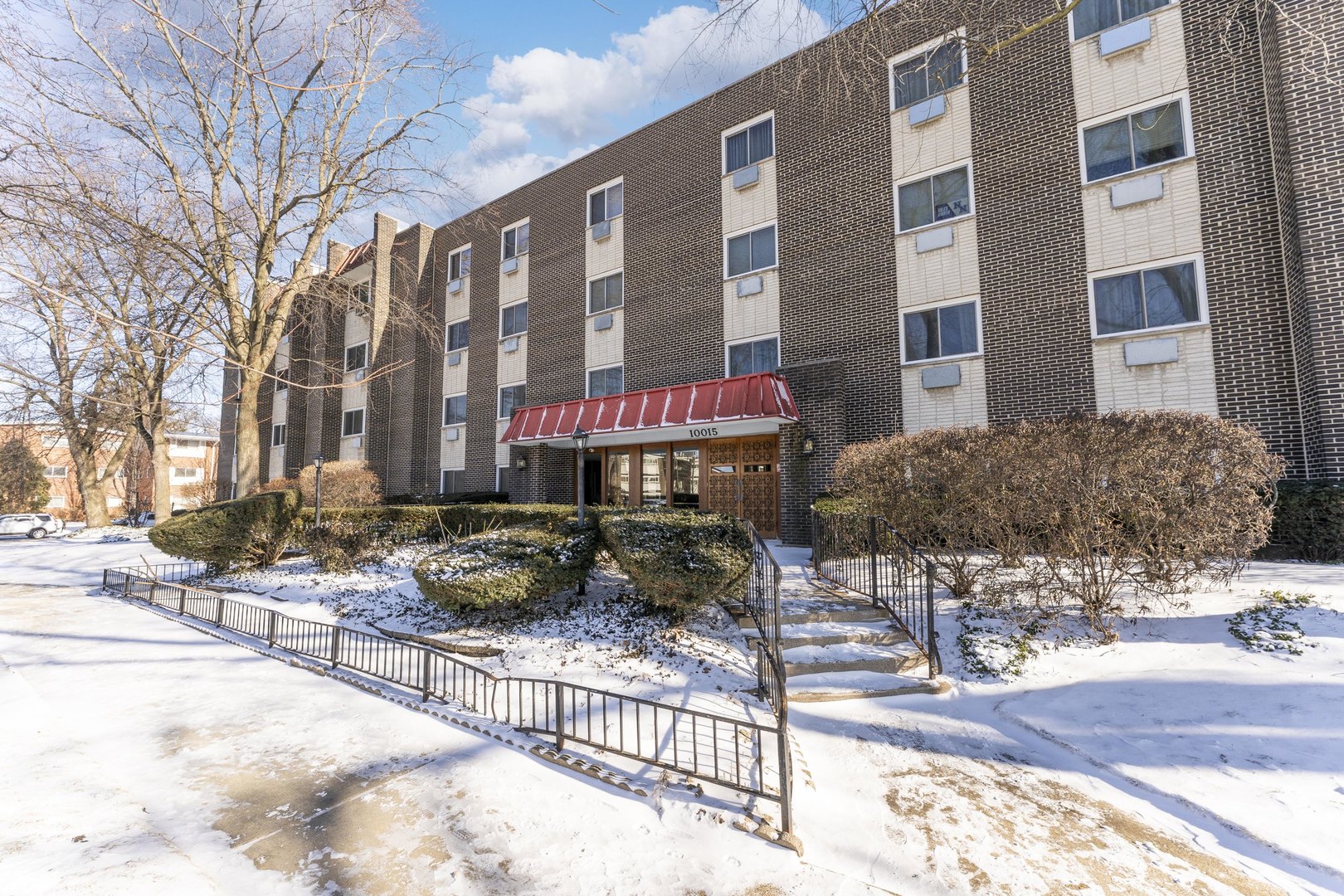 10015 Beverly Drive #404, Skokie, IL 60076
