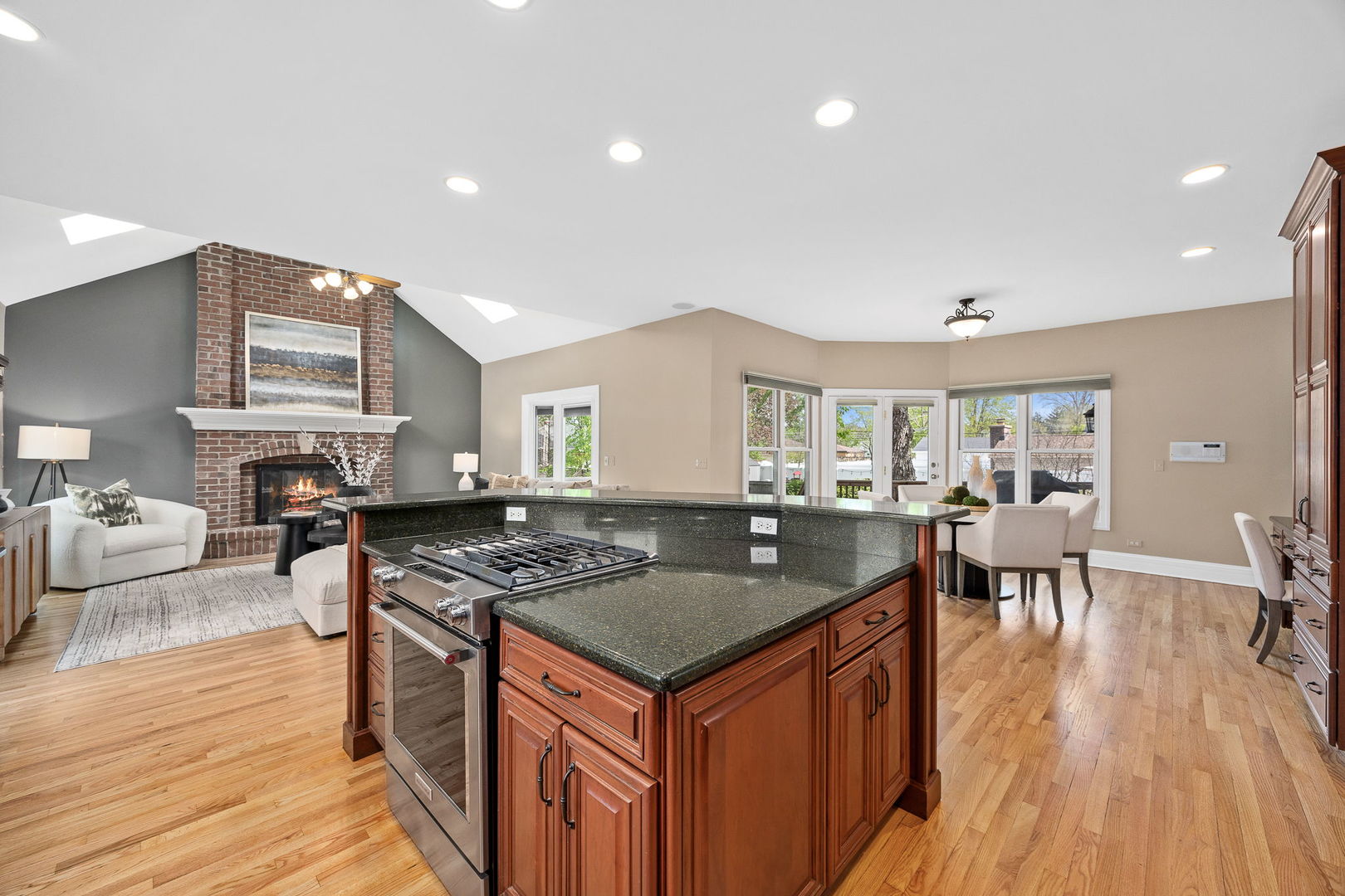 4001 Washington Street, Downers Grove, IL 60515