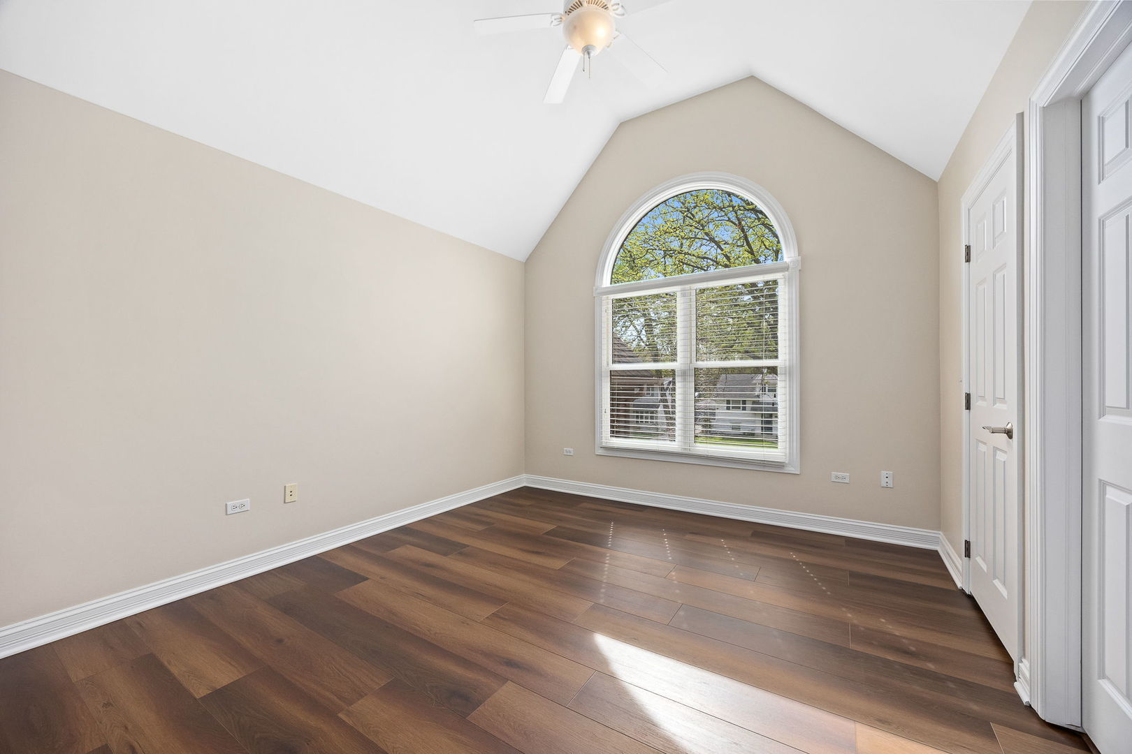 4001 Washington Street, Downers Grove, IL 60515