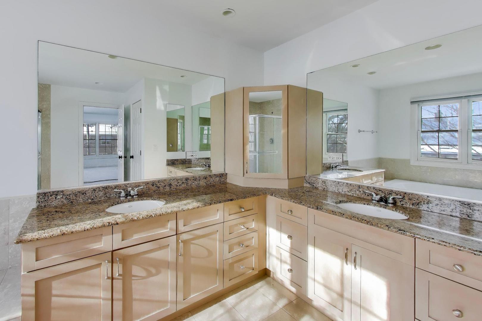 309 Ridge Road, Highland Park, IL 60035