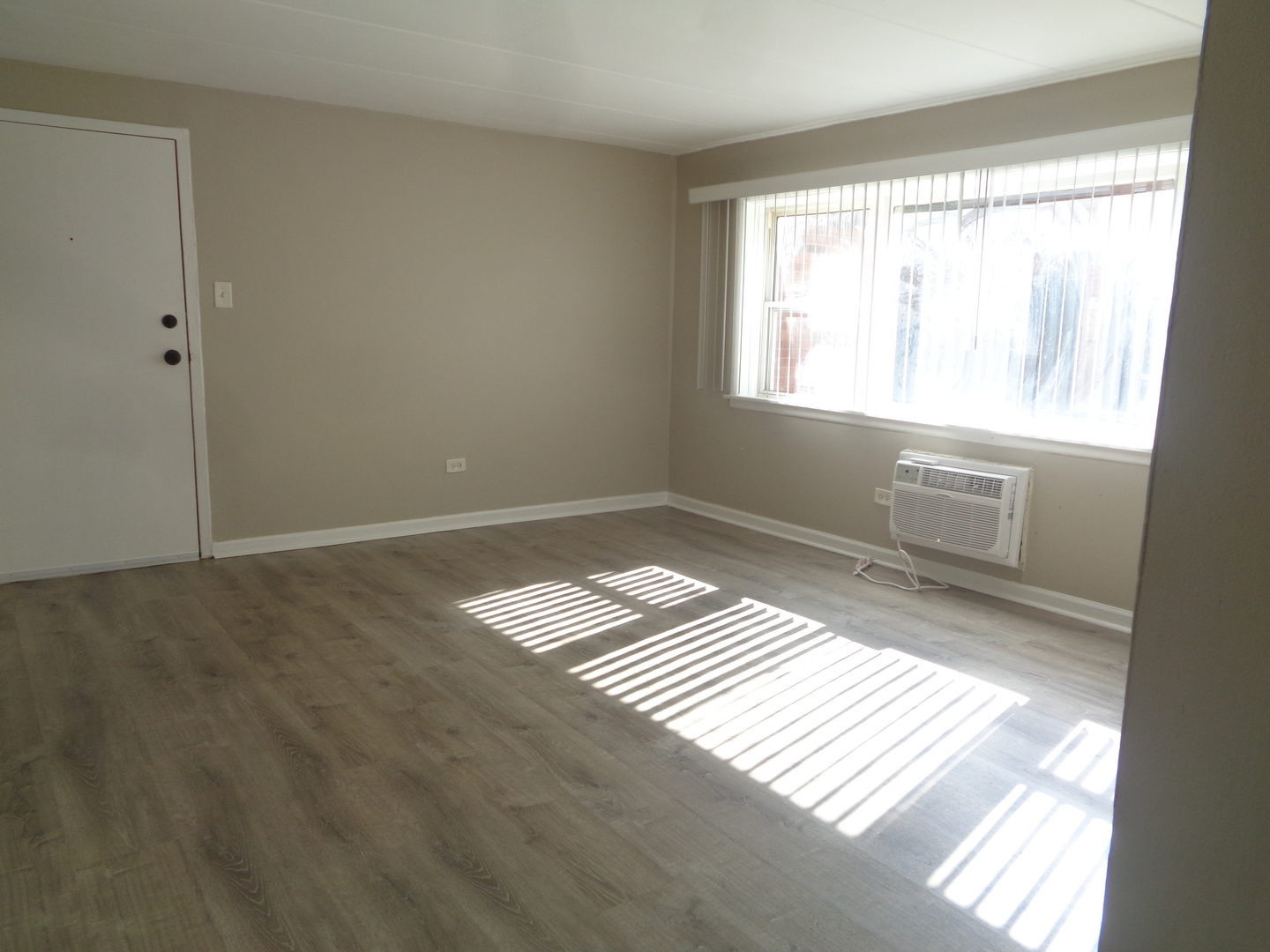 10911 S LLOYD Drive #1, Worth, IL 60482