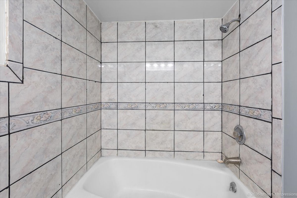 34 E 159th Street, South Holland, IL 60473