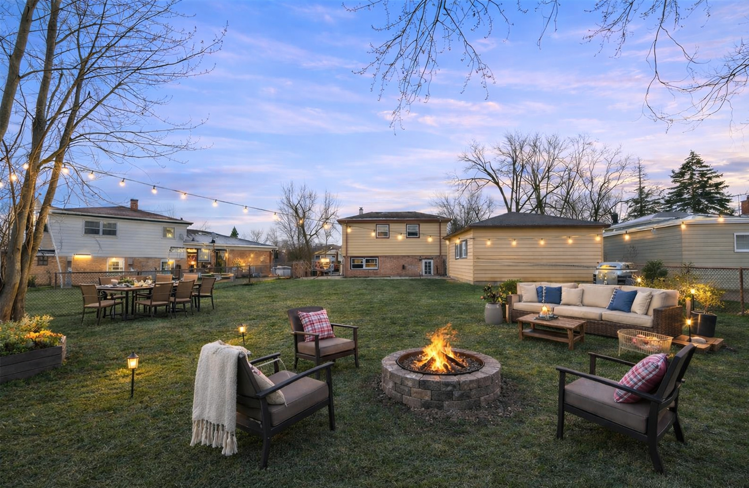 34 E 159th Street, South Holland, IL 60473