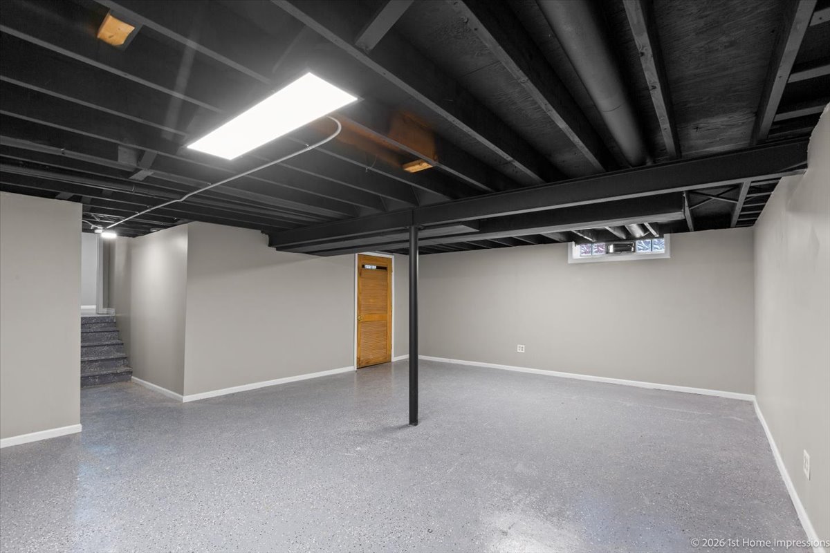 34 E 159th Street, South Holland, IL 60473