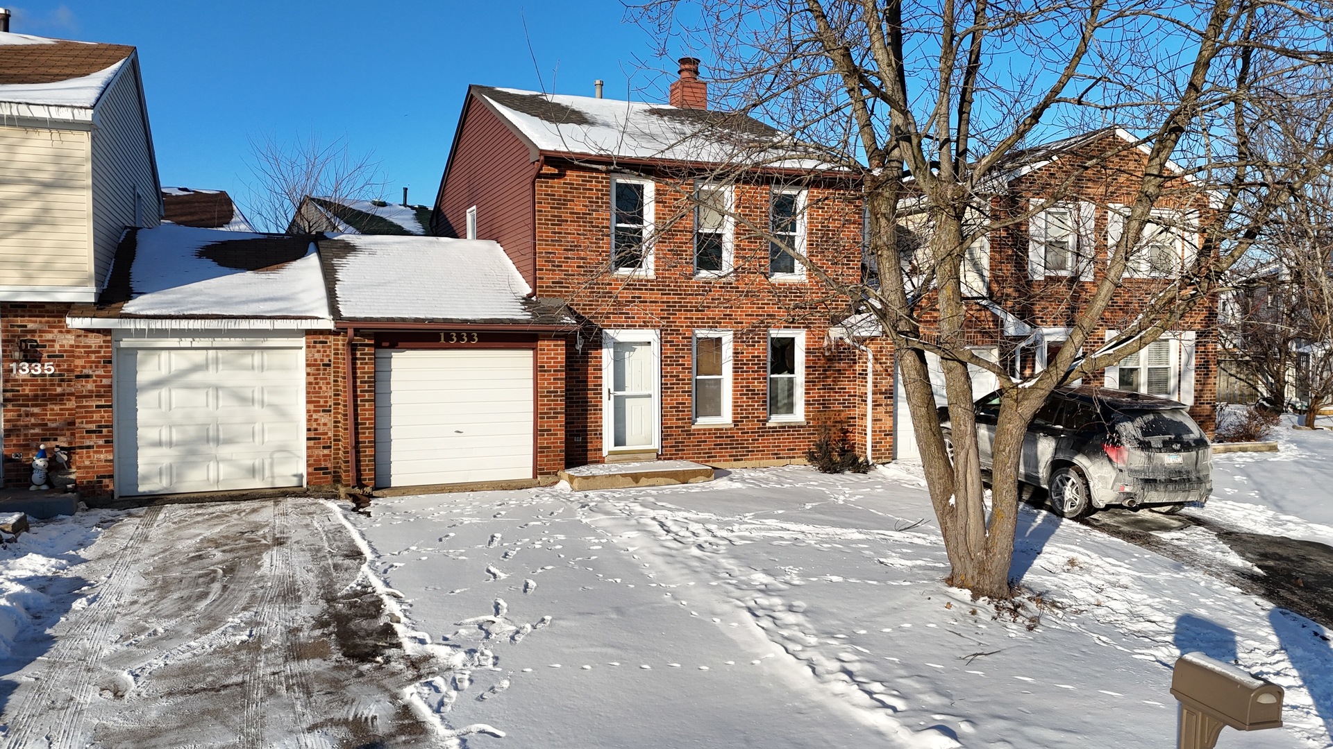 1333 PETERSBURG Court, Carol Stream, IL 60188