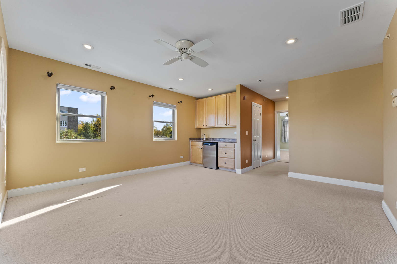 5533 LINCOLN Avenue, Morton Grove, IL 60053