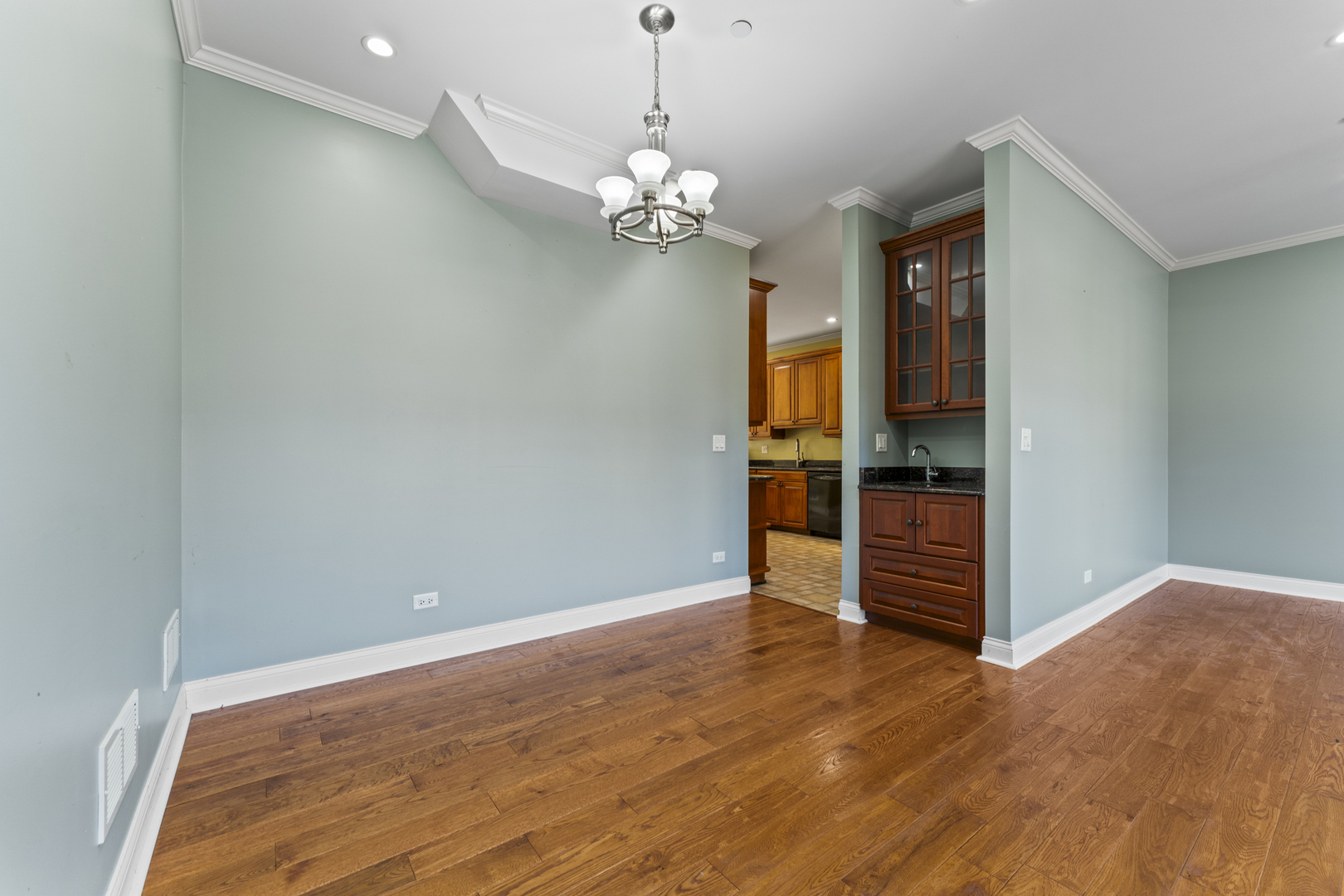 5533 LINCOLN Avenue, Morton Grove, IL 60053