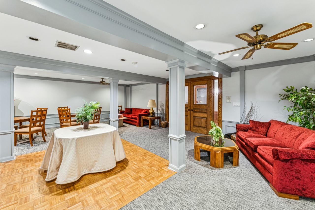 101 Old Oak Drive #216, Buffalo Grove, IL 60089