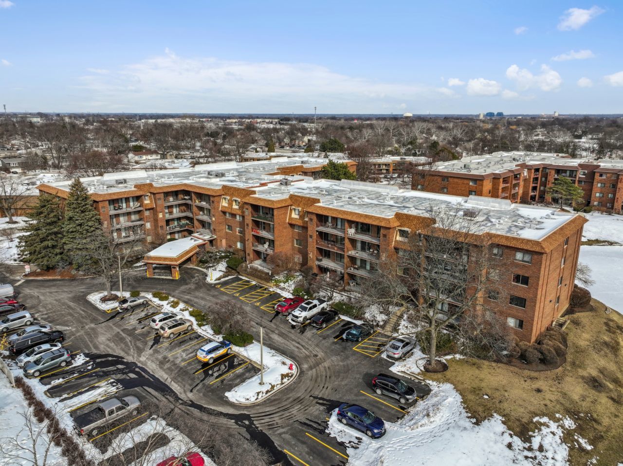 101 Old Oak Drive #216, Buffalo Grove, IL 60089