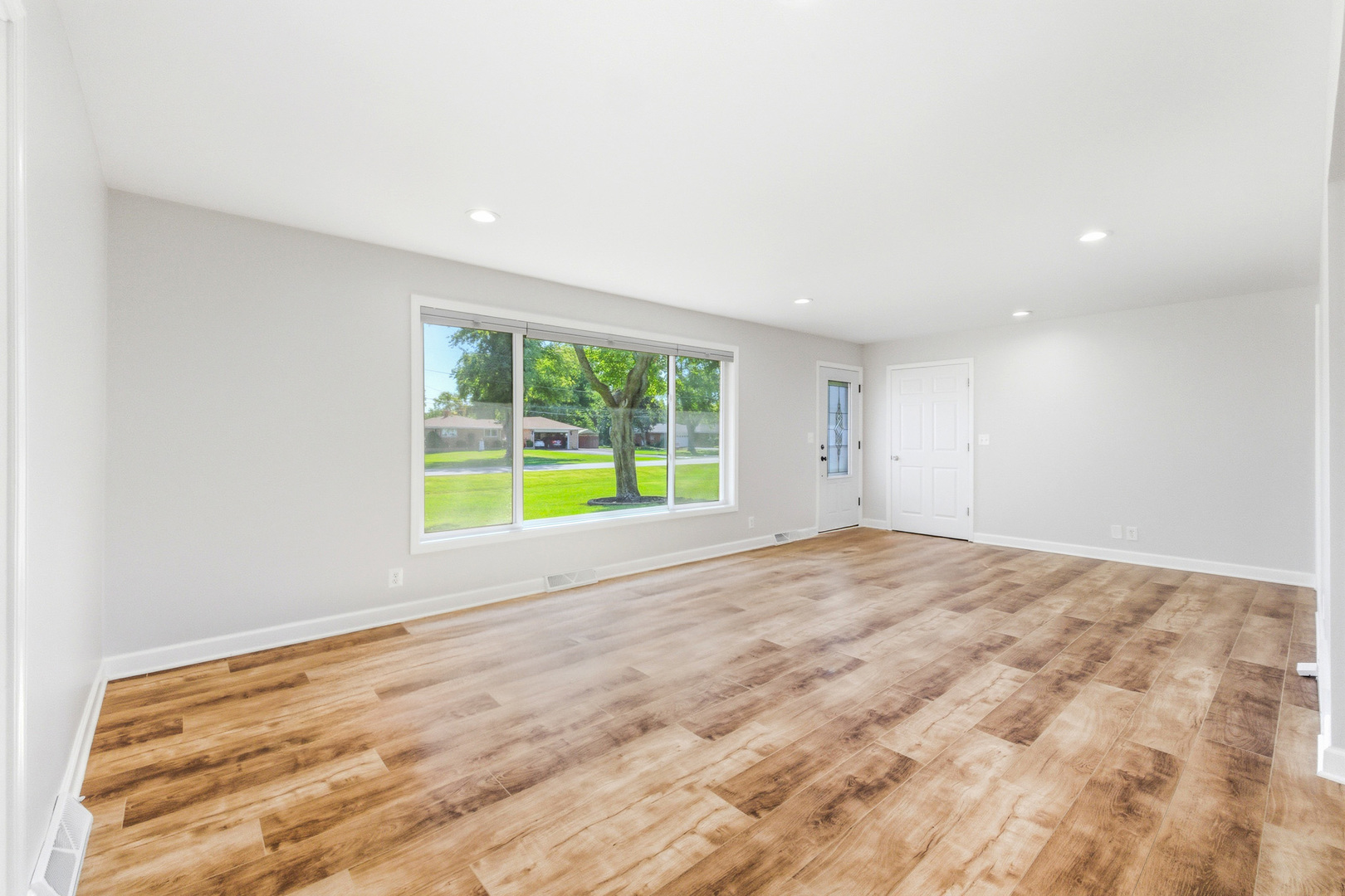 19 Brookside Lane, Bristol, IL 60512