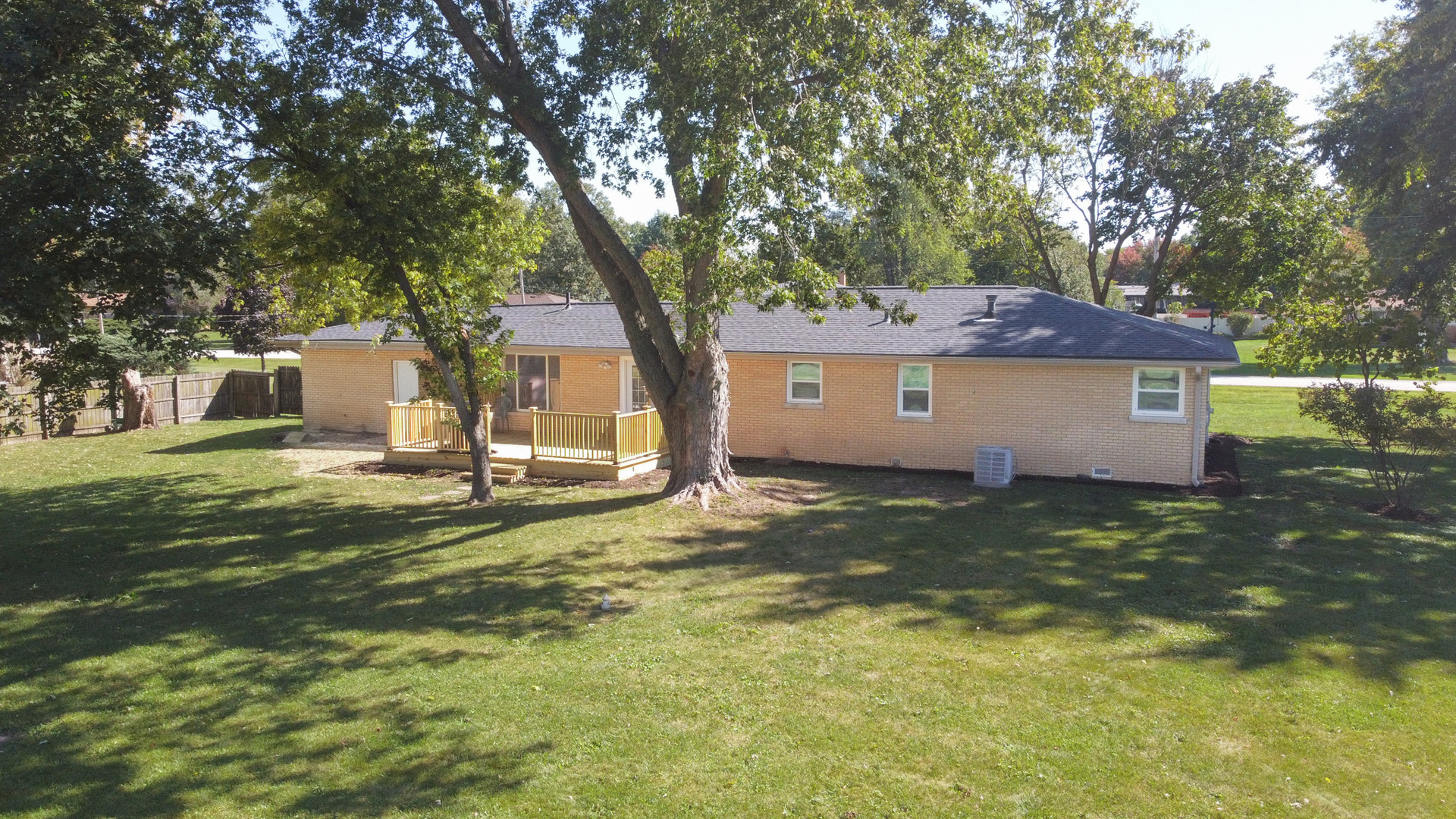 19 Brookside Lane, Bristol, IL 60512