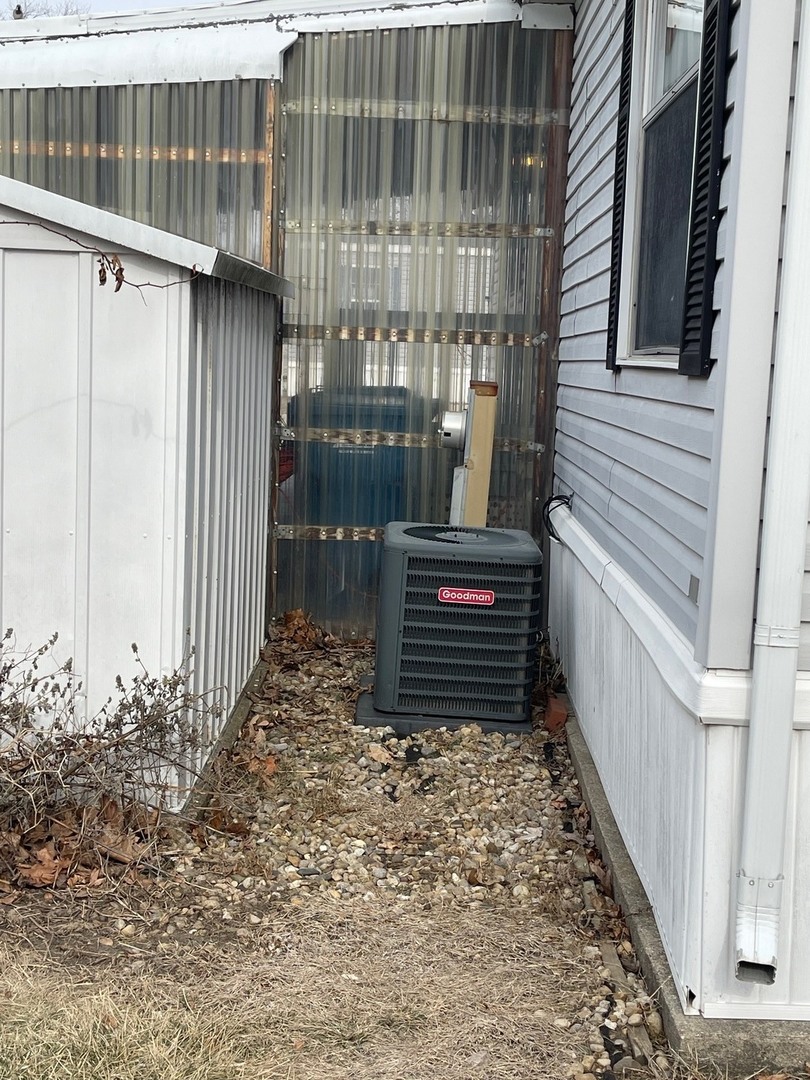 605 Pine Street #18, Normal, IL 61761