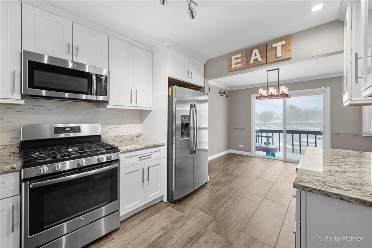 215 Lakeshore Lane, Bloomingdale, IL 60108