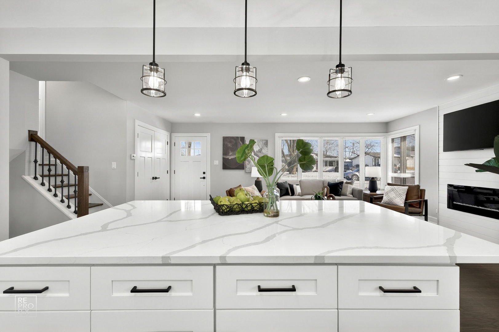 608 N Eastman Drive, Mount Prospect, IL 60056