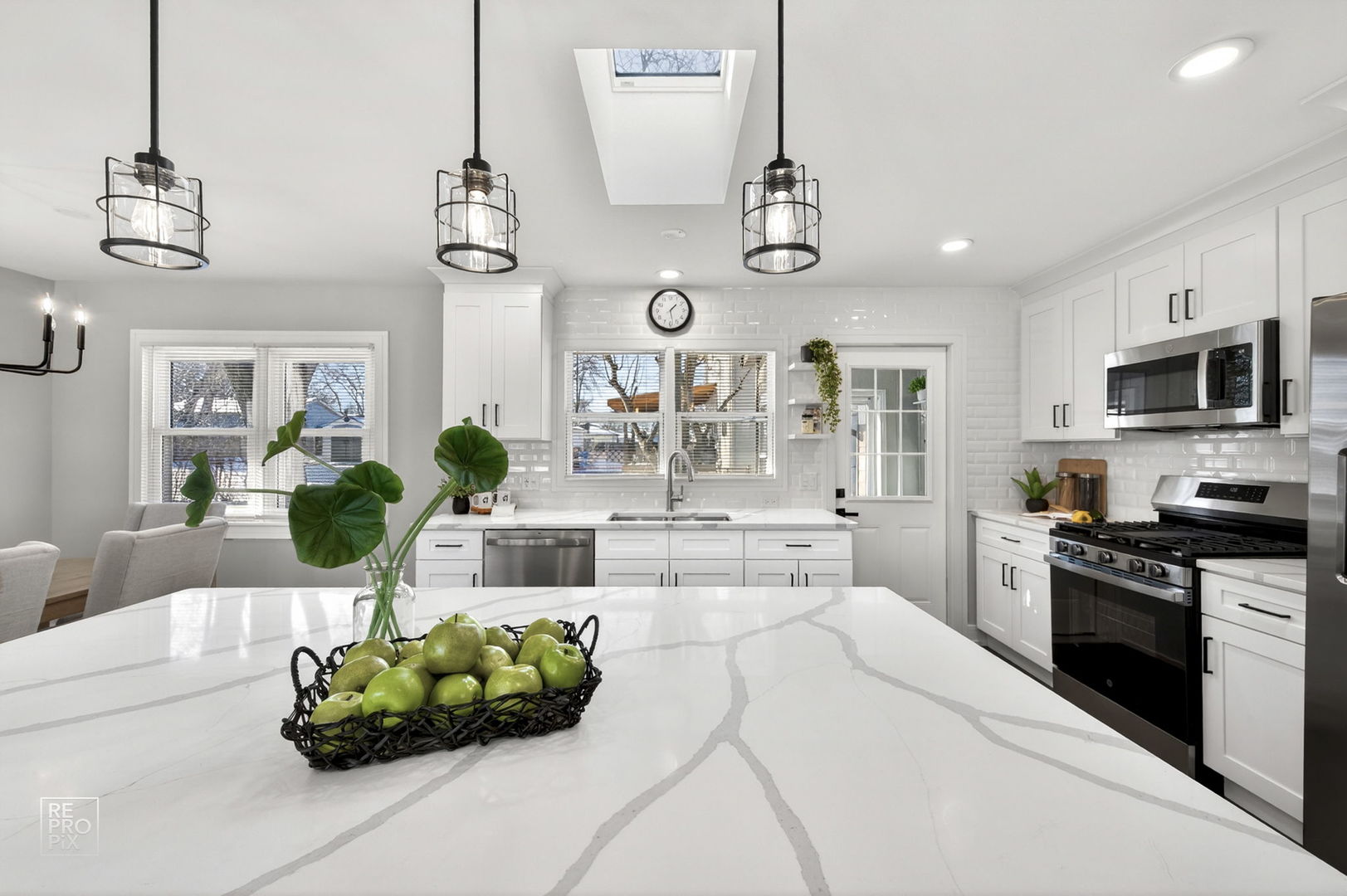 608 N Eastman Drive, Mount Prospect, IL 60056