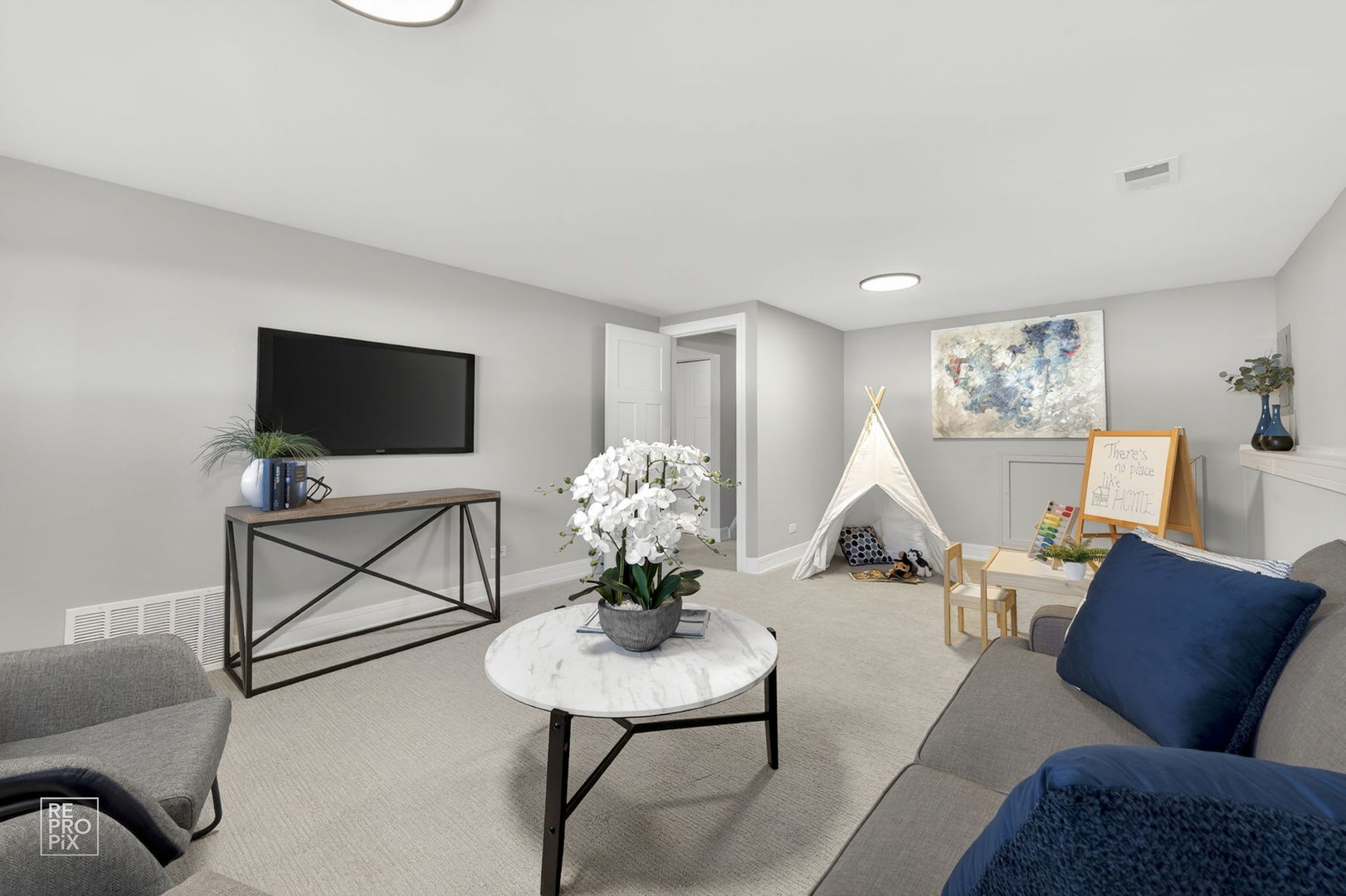 608 N Eastman Drive, Mount Prospect, IL 60056