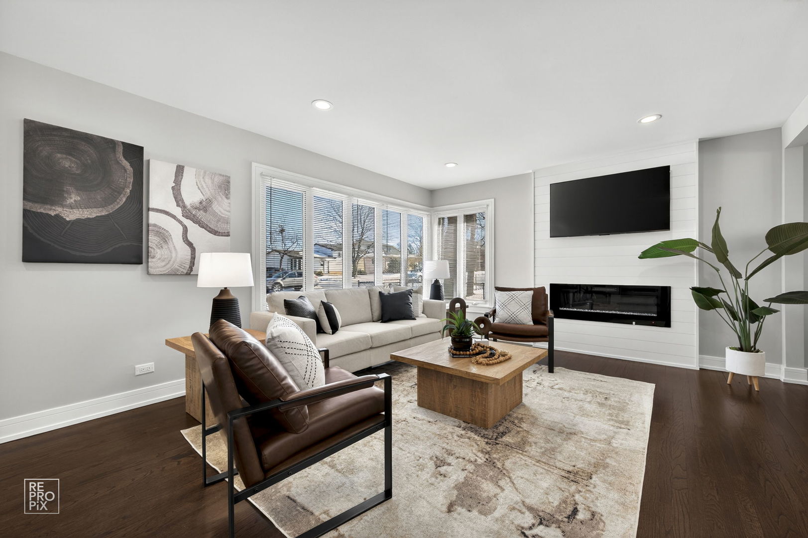 608 N Eastman Drive, Mount Prospect, IL 60056