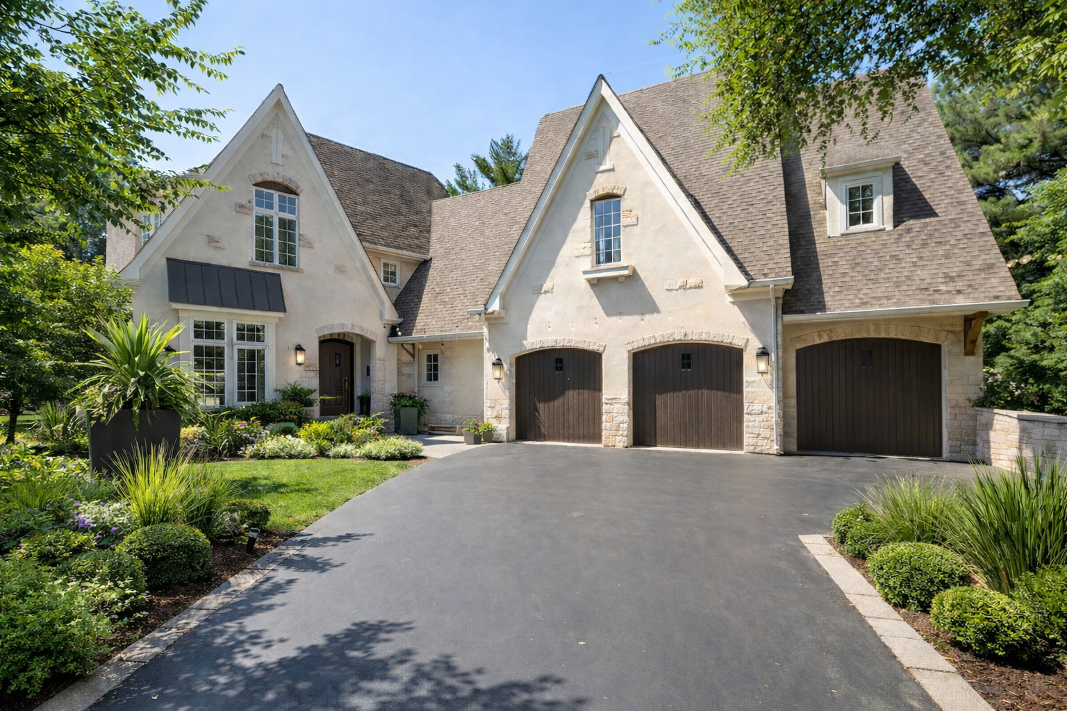 5220 Benton Avenue, Downers Grove, IL 60515