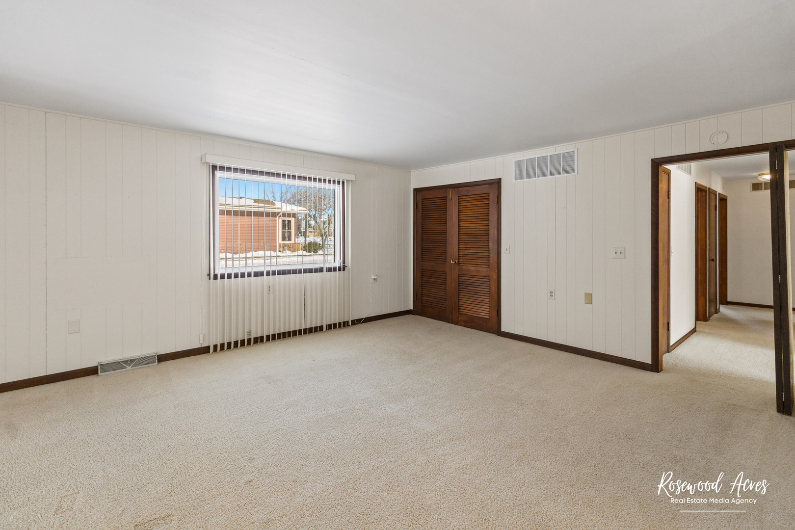 160 E Pendexter Avenue, Watseka, IL 60970