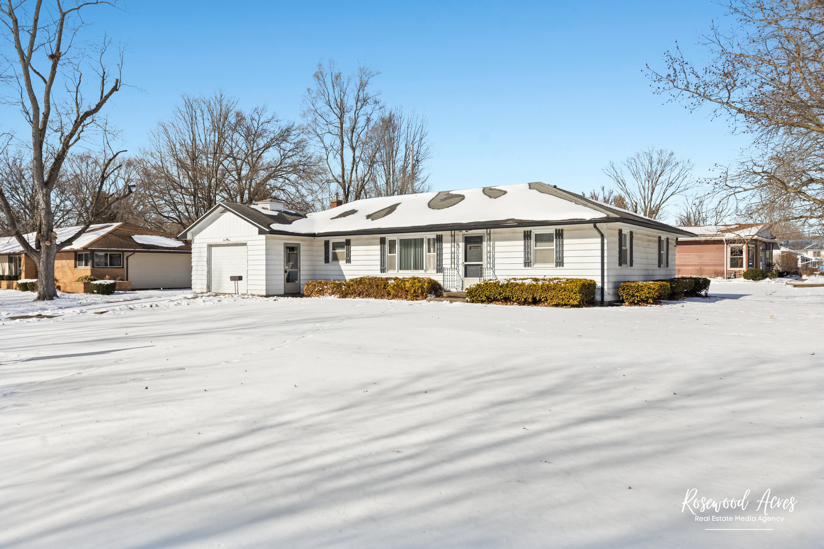 160 E Pendexter Avenue, Watseka, IL 60970