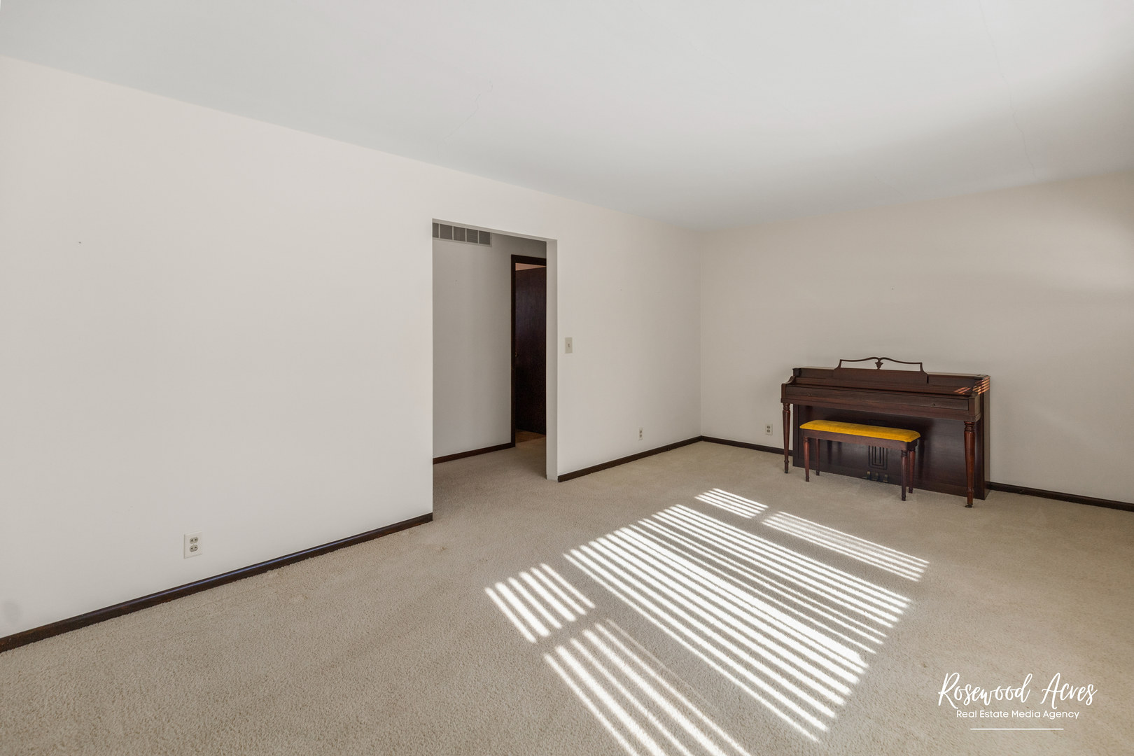 160 E Pendexter Avenue, Watseka, IL 60970