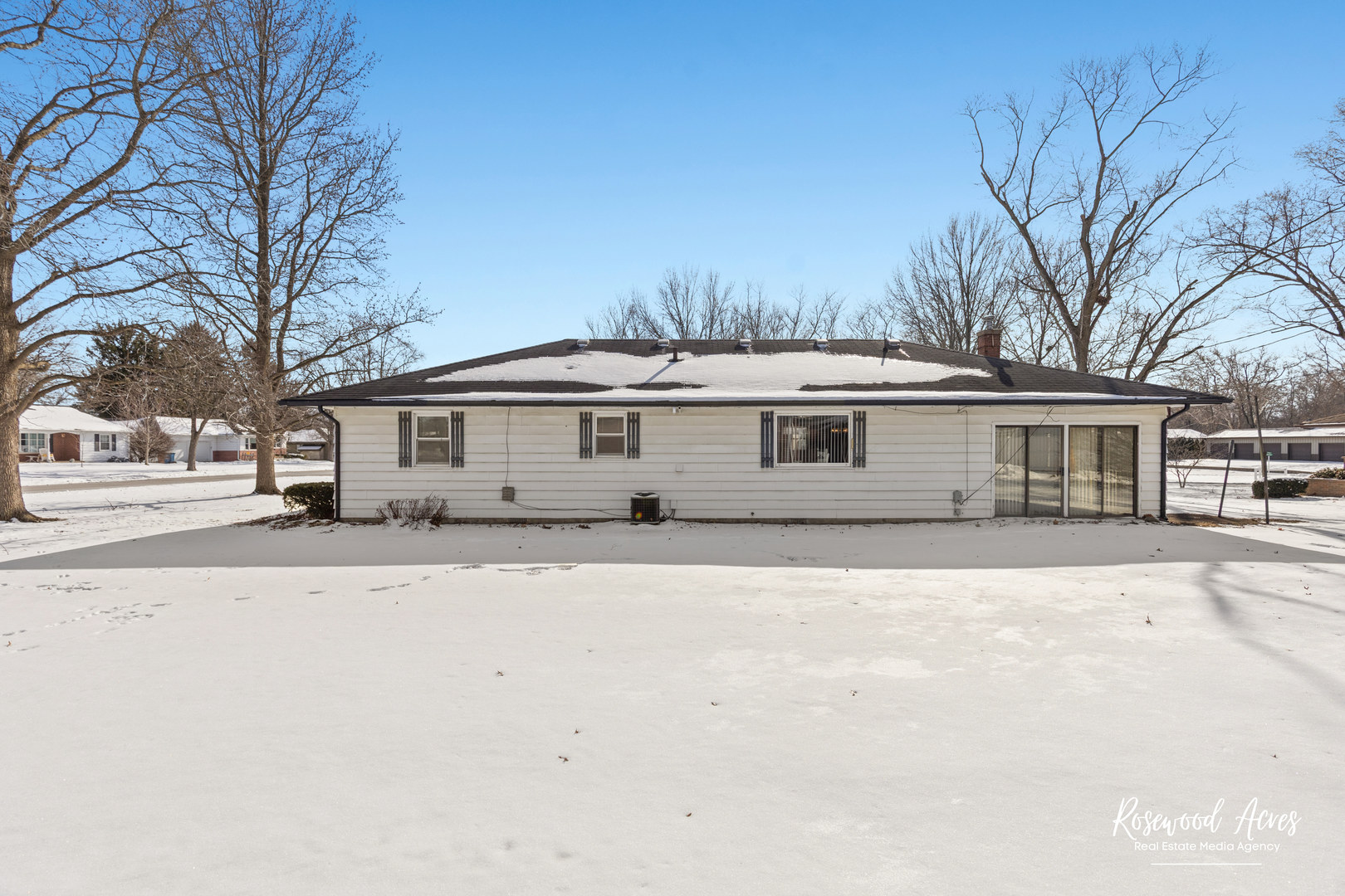 160 E Pendexter Avenue, Watseka, IL 60970