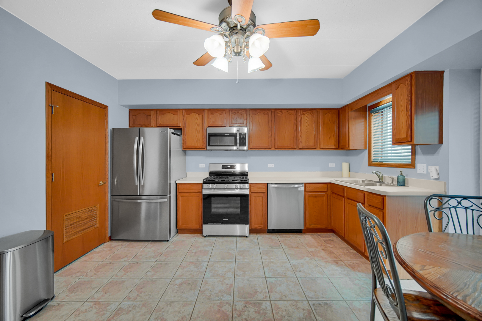 7779 Bristol Park Drive #1SE, Tinley Park, IL 60477