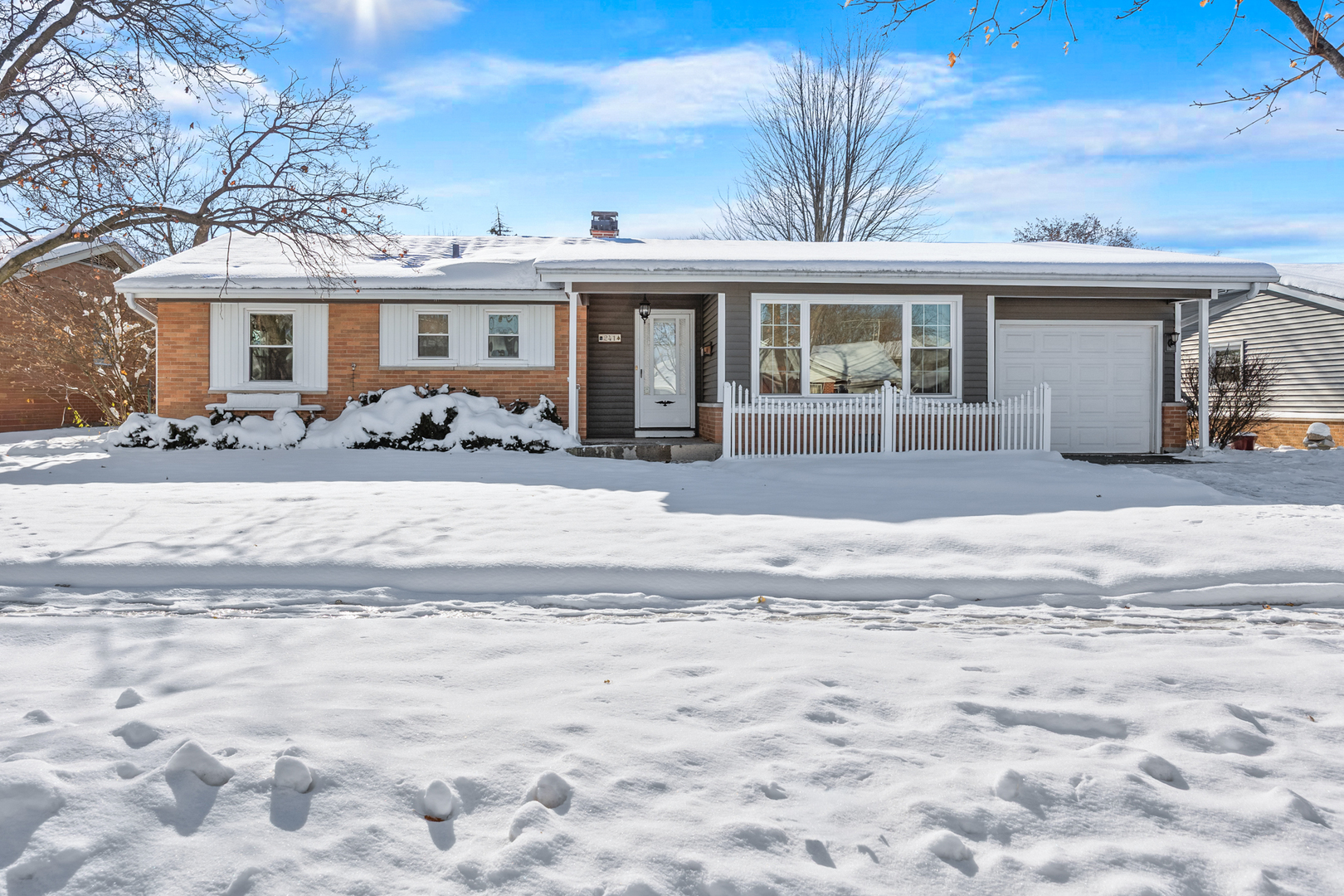 241 Pleasant Drive, Elk Grove Village, IL 60007