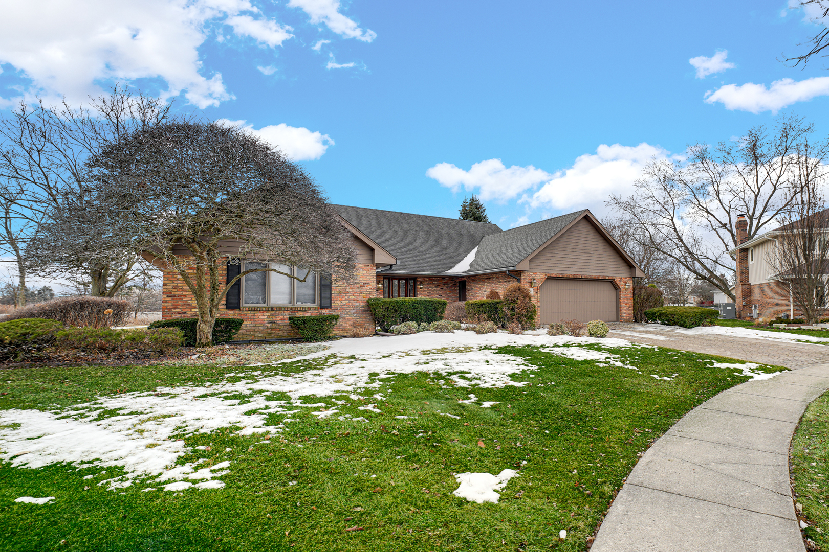 376 Nevada A Court, Frankfort, IL 60423