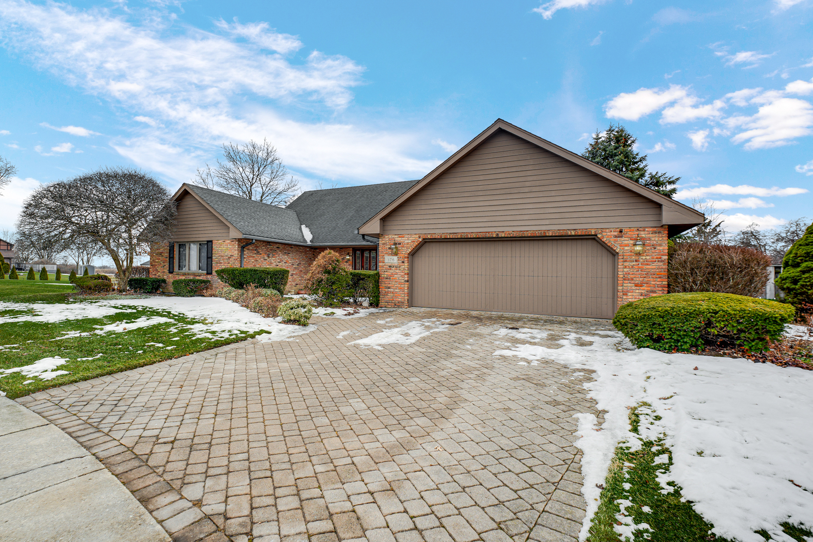 376 Nevada A Court, Frankfort, IL 60423