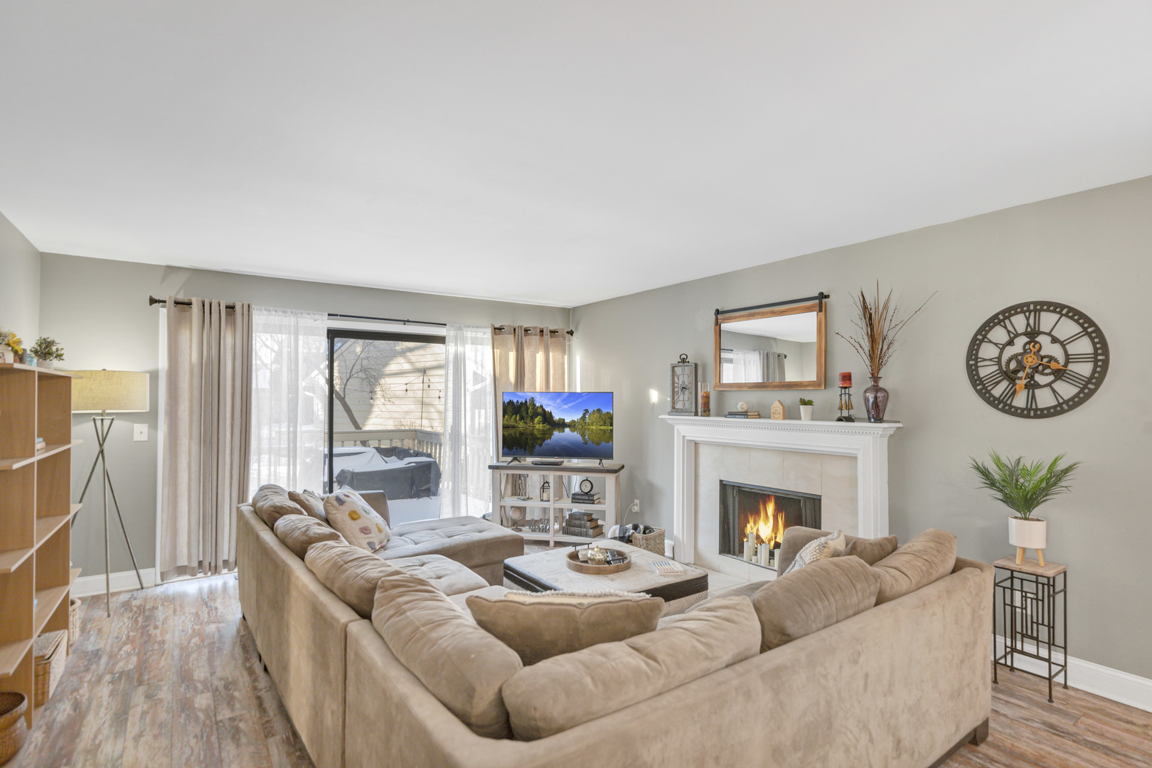 1527 Kirkwood Drive #1527, Geneva, IL 60134