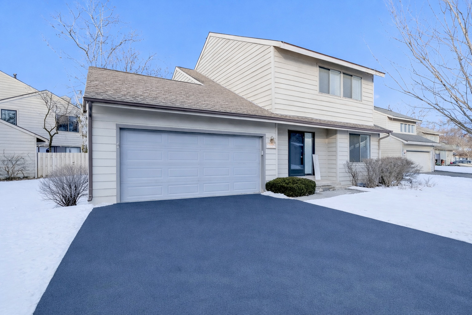 1527 Kirkwood Drive #1527, Geneva, IL 60134