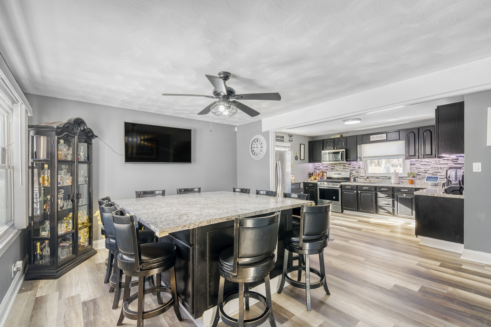 15730 Washtenaw Avenue, Markham, IL 60428