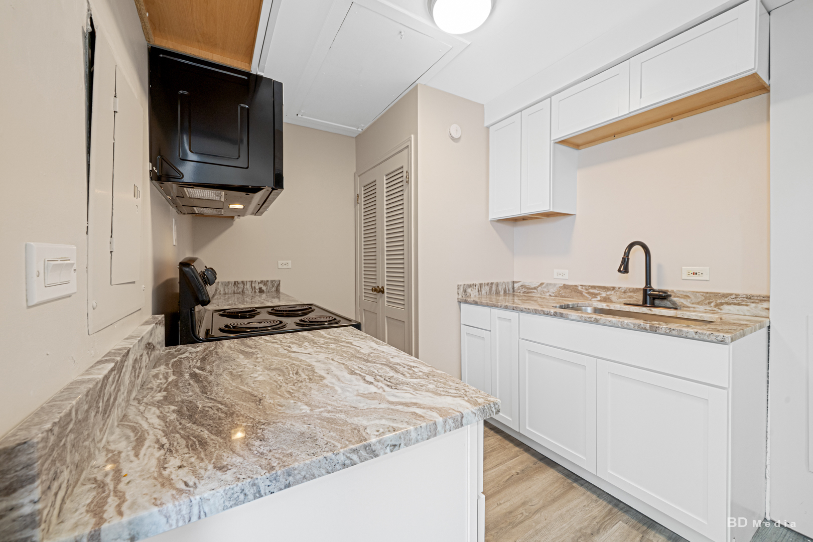 17555 Howe Avenue, Homewood, IL 60430